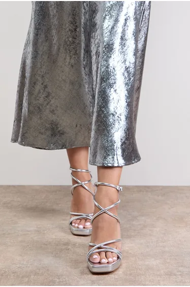 صندل اويسيس باللون الفضي