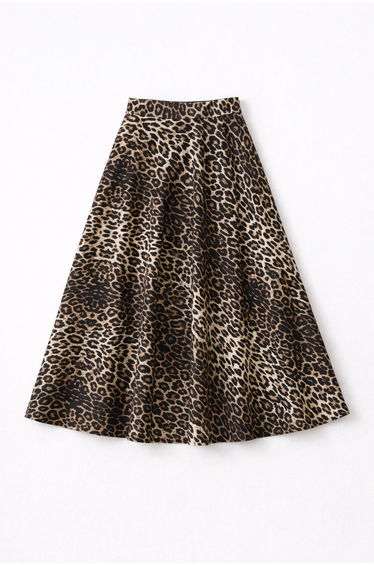 A CUT PATTERNED TABARDINE SKIRT