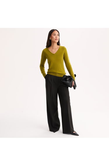 Fine Soft Knit Jumper/Sweater with V-Neck