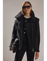 OVERSIZED CROSS-OVER PLUSH VEST