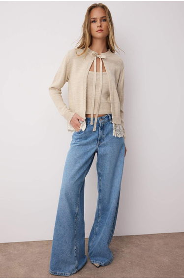 Stone 2-Piece Lace Hem Knitwear Cardigan-Blouse Set