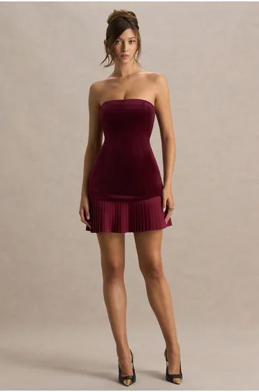 فستان قصير مخمل بكسرات بأكتاف مكشوفة - أحمر