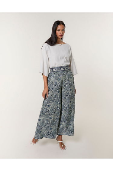Embellished Waist Wide Leg Trousers