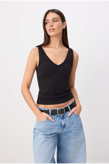 Black Fitted/V-Neck Thick Strap Sleeveless Corded Fabric Stretchy Knitted Undershirt