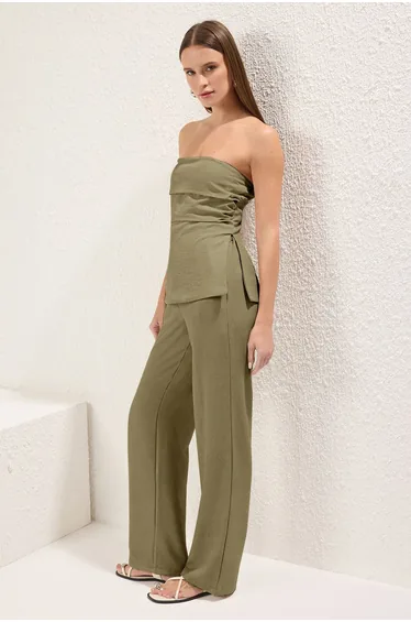 طقم ترينديول باللون الأخضر