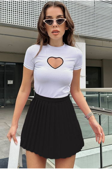 Women's White Crew Neck Heart Embroidery Half Sleeve Knitted Crop Blouse
