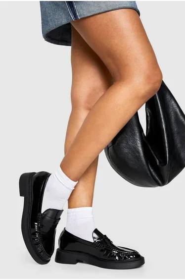 حذاء فلات بوهو باللون الأسود