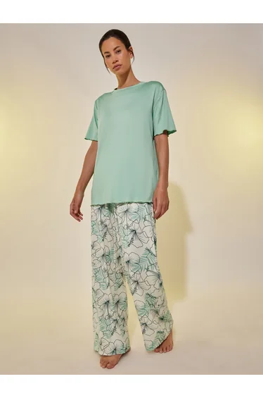 طقم بيجامة تيك تو  باللون الأخضر