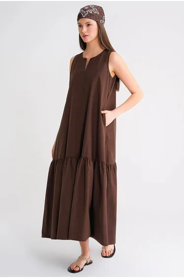 Mixray Maxi Dress with Collar and Ruffle Details