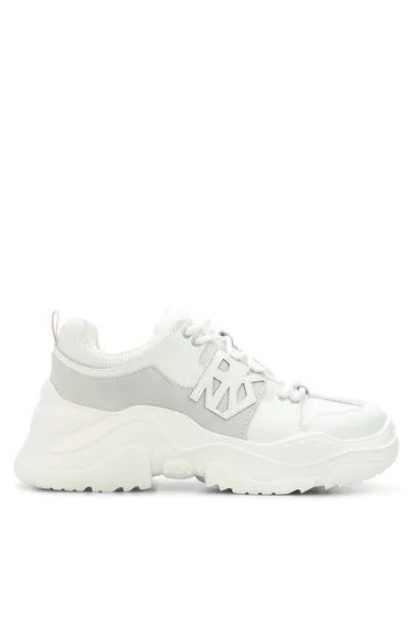 حذاء رياضة نسائي - أبيض