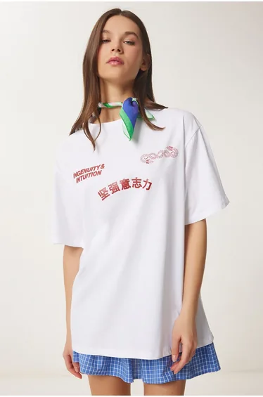 تيشيرت نسائي قطن بتصميم واسع بطبعة لون أبيض
