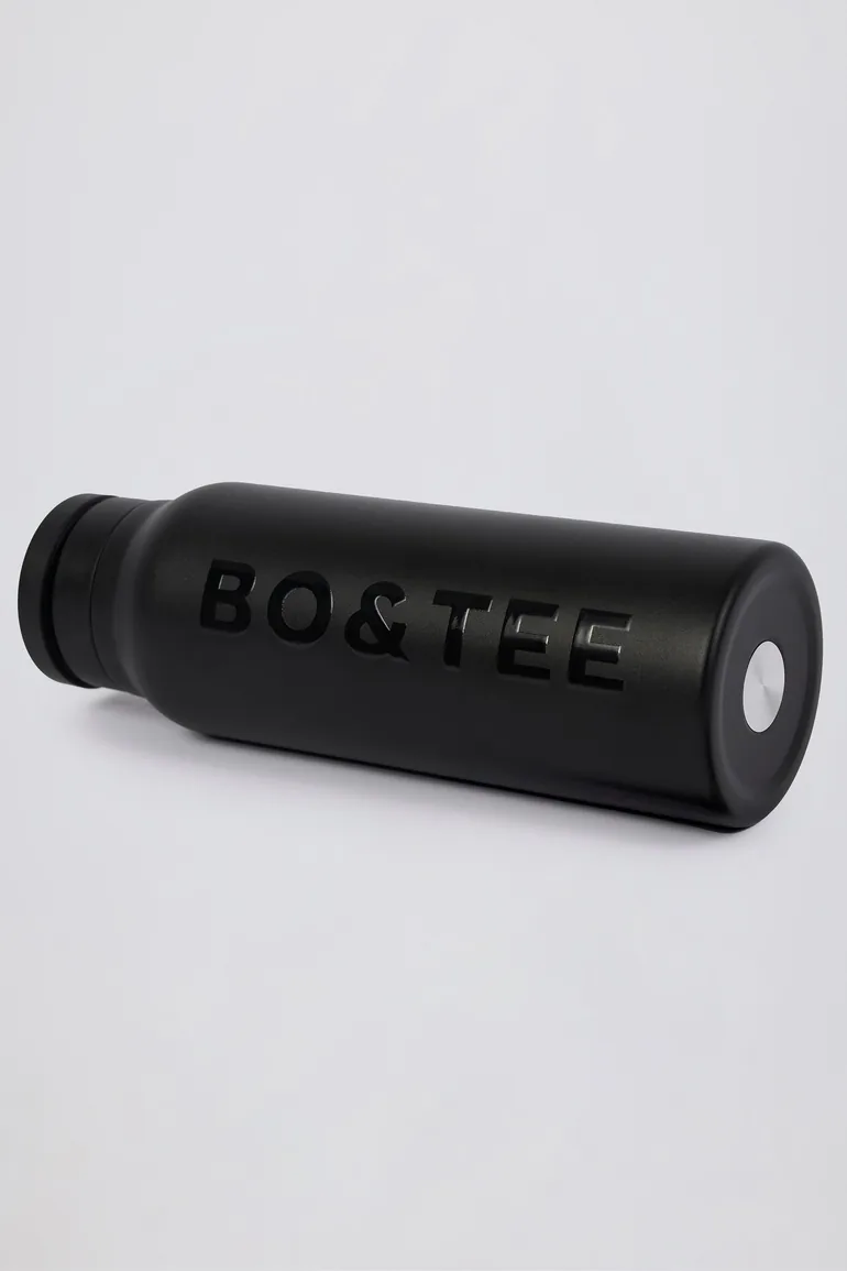 Magnetic Thermos-Insulated Stainless Steel Water Bottle in Black - 4