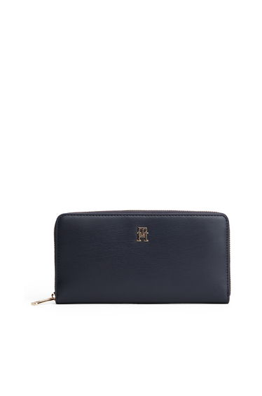 Tommy Hilfiger Women Zip Around Wallet