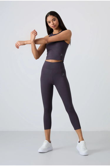 TOMMY Women's Sleeveless Active Set With Capri Leggings