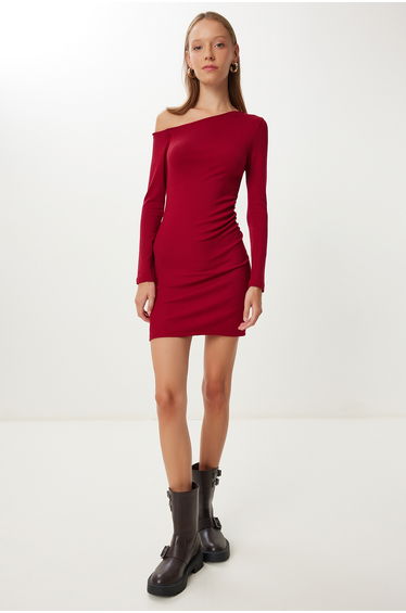 Women's Burgundy Boat Neck Gathered Mini Knitted Dress