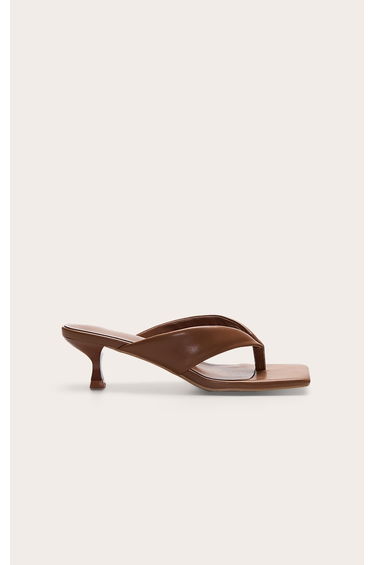 Almond Pu Toe Thong Square Toe Mule