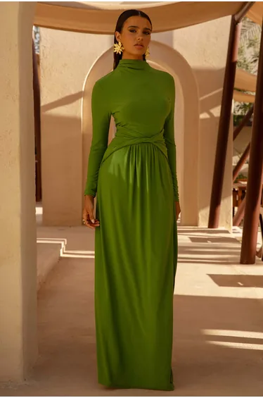 فستان ماكسي بتصميم ملتف بأكمام طويلة بفتحة لون أخضر