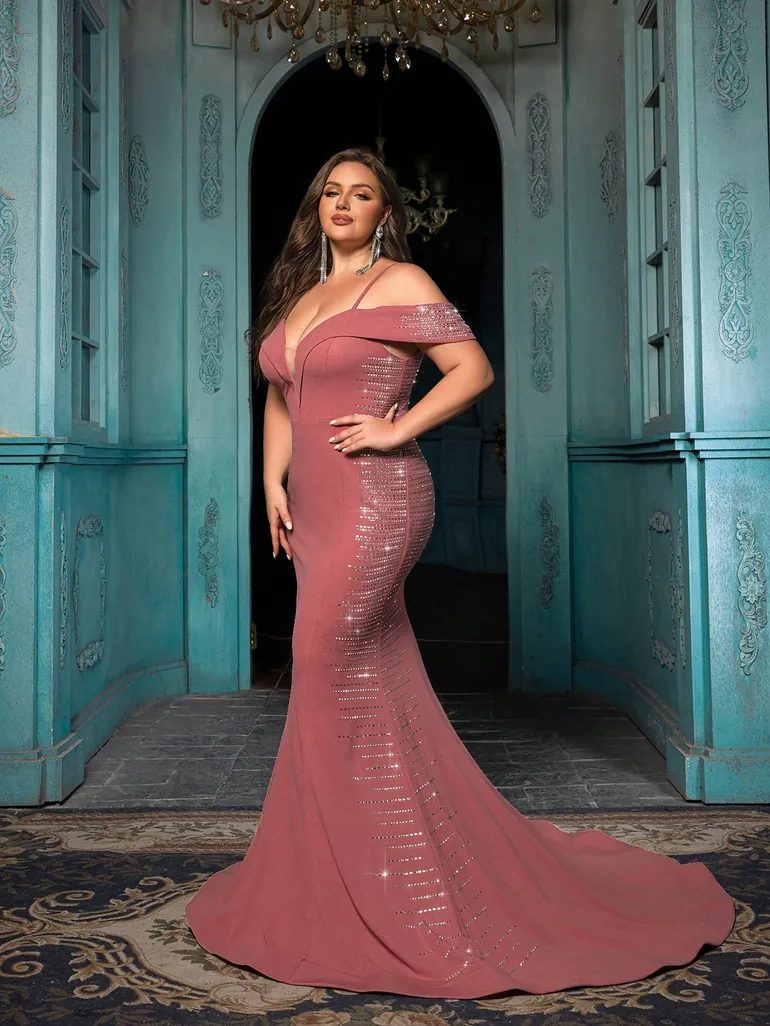 Glamorous Mature Plus Size Rhinestone Halter Floor Length Women Gown Dress QOQ Pink : Dresses : VogaCloset Oman Glamorous Mature Plus Size Rhinestone Halter Floor Length Women Gown Dress QOQ Pink : Dresses : VogaCloset Oman
