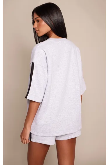 تيشيرت بريتي ليتل ثينق رمادي بأكمام متوسطة الطول