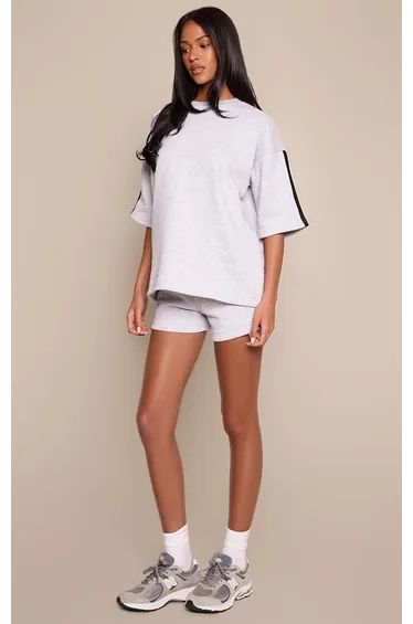 تيشيرت بريتي ليتل ثينق رمادي بأكمام متوسطة الطول