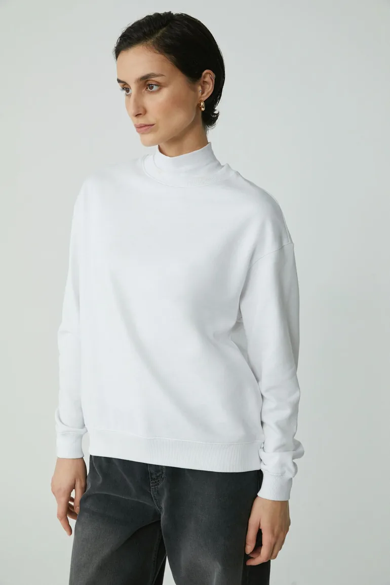 Alfreda Women's Soft Round Collar Comfort Fit White Sweatshirt with Fleece Inside - 4