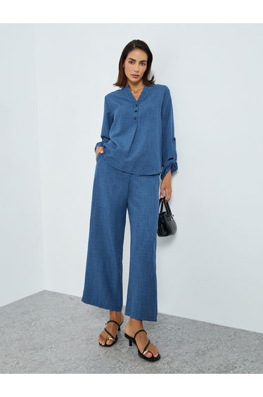 Women Solid V Neck Top and Elastic Waist Pants Co-Ords