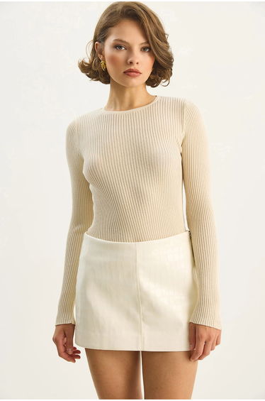 LUCCI Fitted Ribbed Knit Blouse with Sequin Details