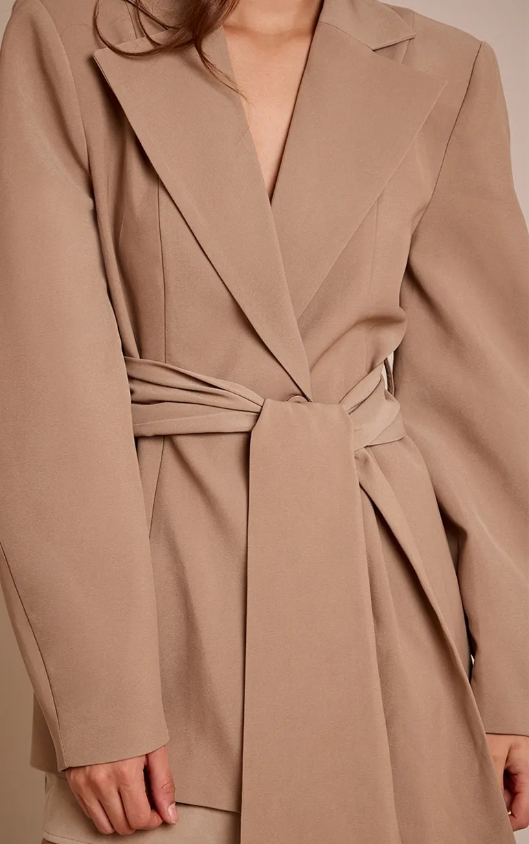 بليزر مزموم بخصر بتصميم لف بحزام - 3