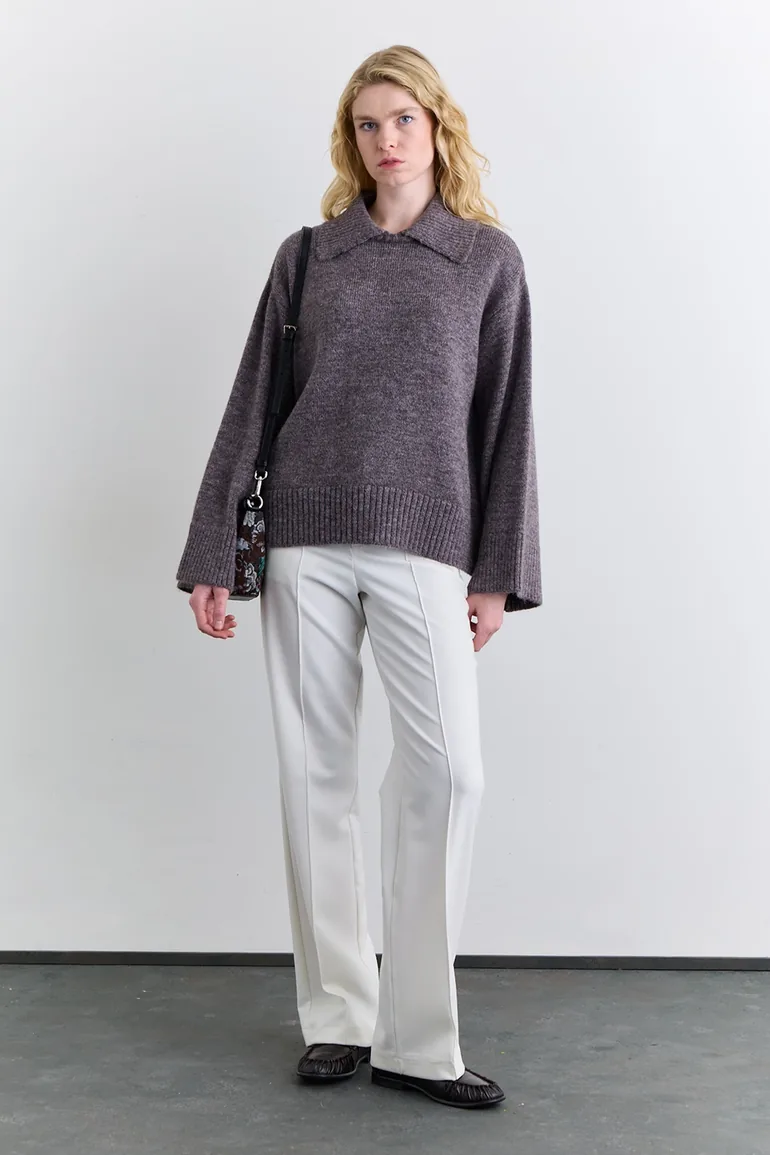 WIDE COLLAR OVERSIZE SWEATER