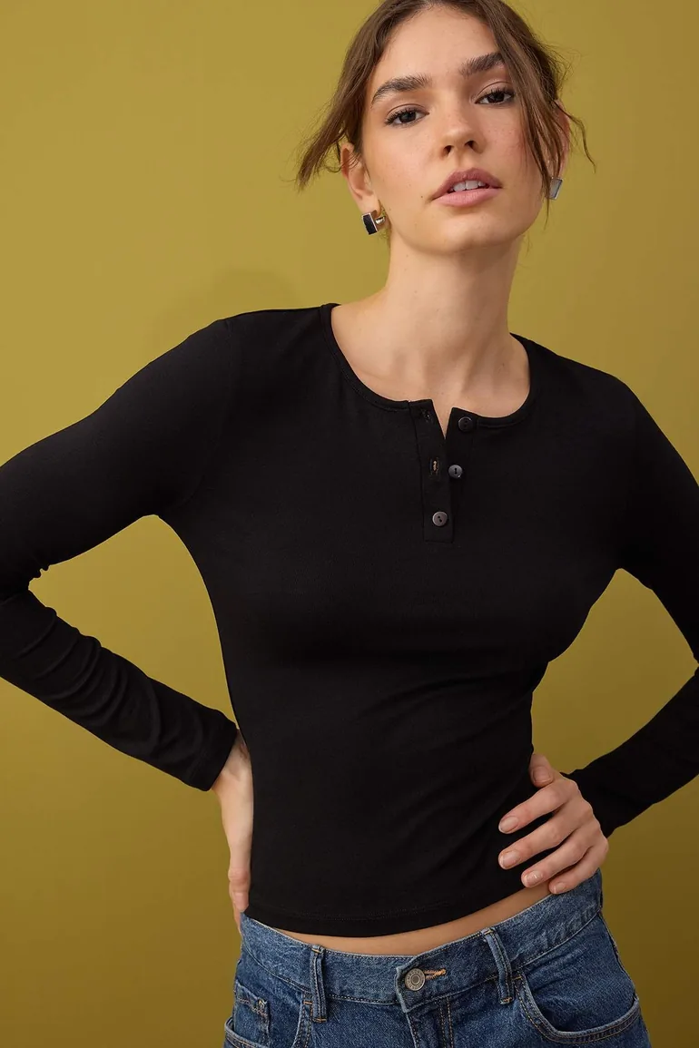 توب  ترينديول أسود بأكمام طويلة - 1