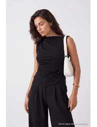 Black Gathered Detailed Asymmetrical Woven Blouse - 3