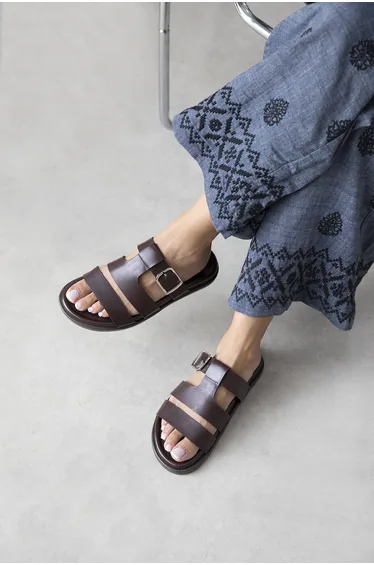 Toff Women's Buckle Detail Casual Comfort Slippers