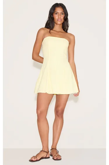 فستان بكسرات بأكتاف مكشوفة لون أصفر