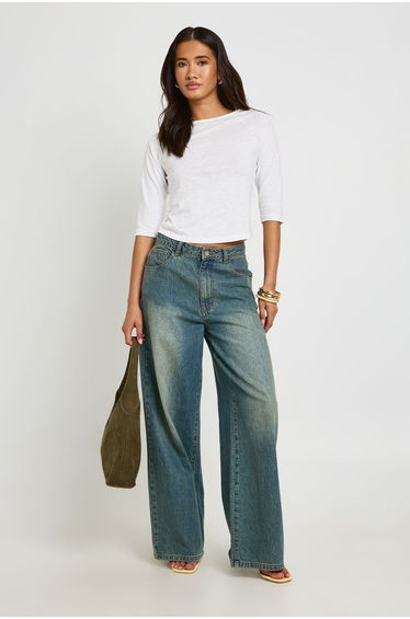 Slub 3/4 Sleeve Curved Hem Top - white