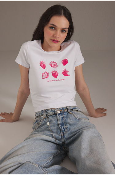 White Strawberry Printed Fitted/Fits-Your-Body Printed Knitted T-Shirt