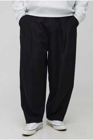 Plus Pleat Front Balloon Fit Trousers - black