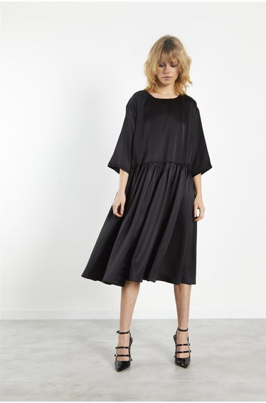 Black-Sateen Scallop-Back -Dress