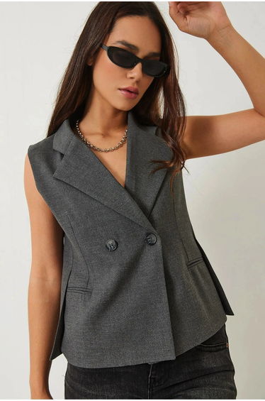 LUCCI Fitted Shawl Collar Waistcoat with Button Closure