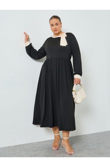 Plus Size Black A-Line Maxi Dress with Bow Detail