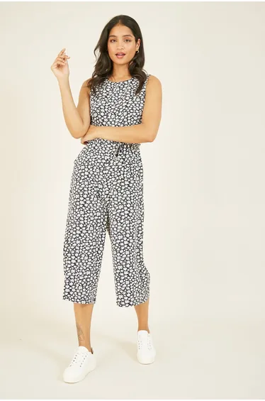 جمبسوت أسود بطبعة أزهار 7/8