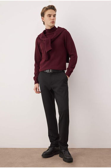 Black men's relaxed fit fabric pants