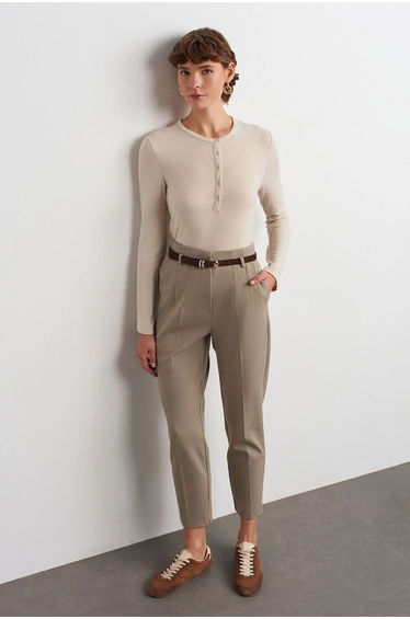 DILVIN Slim Fit V-Neck Button Blouse