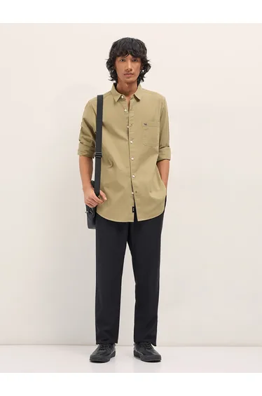 Men Solid Cotton Slim Fit Casual Shirt