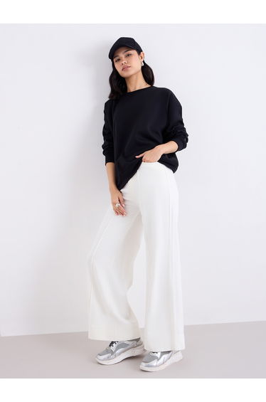 Women Pintuck Detail Wide Leg Jeans