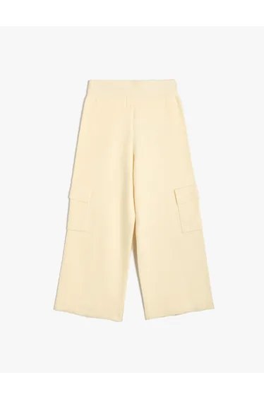 بنطلون بأرجل عريضة بجيوب كارغو 