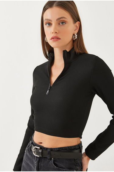 Women's Turtleneck Half Zippered Ribbed Crop top