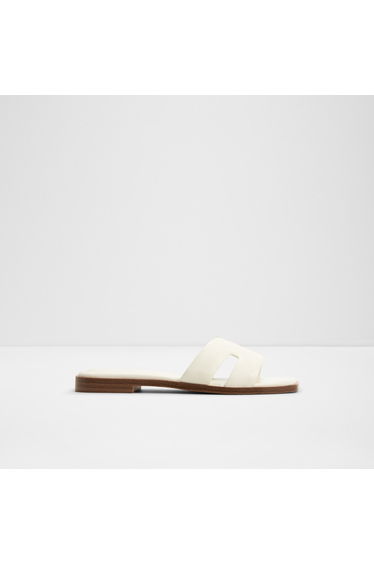 Itsandal / Flat Sandals