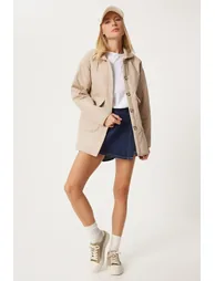 جاكيت نسائي بتصميم واسع بجيوب مبطن بدرزات - كريمي - 4