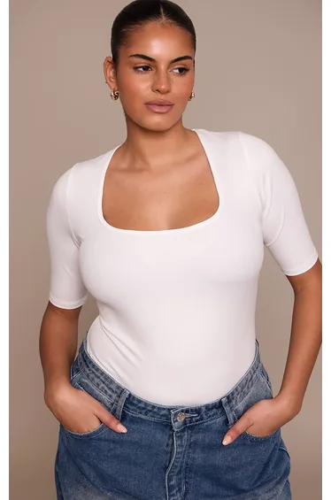 بودي سوت بياقة سكووب لون أبيض - للمقاسات الكبيرة