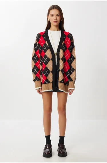 كارديغان هابينس إسطنبول بطبعة كاروهات بأكمام طويلة